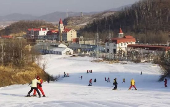 南北方滑雪场大pk 四川西岭雪山滑雪场