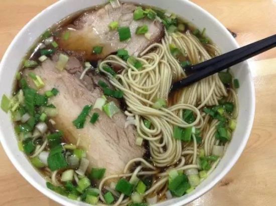 深冬上海暖心暖胃的十碗热汤面
