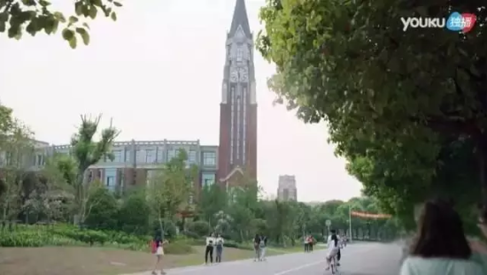 点击图片进入下一页
