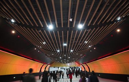 1、9号线徐家汇站新开换乘通道被赞上海最美_新浪上海_新浪网