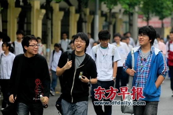 上海高考作文被指与中学生作文大赛题目雷同