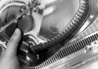 塑料饭盒微波加热或有害 便利店三巨头自查:安