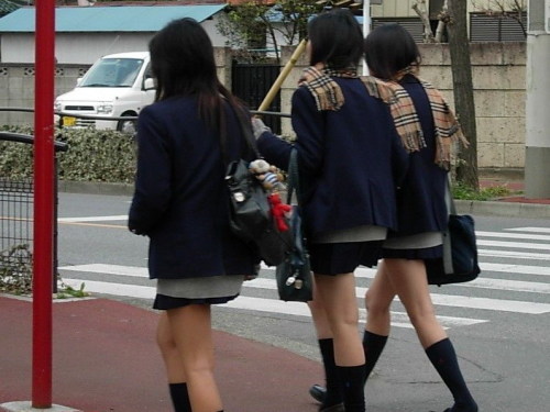 校园时尚 日本女生爱<em>校服</em>(5)_新浪上海_新浪网