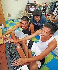 窥探:日本<em>宅男宅女们</em>的私生活(组图)_新浪上海