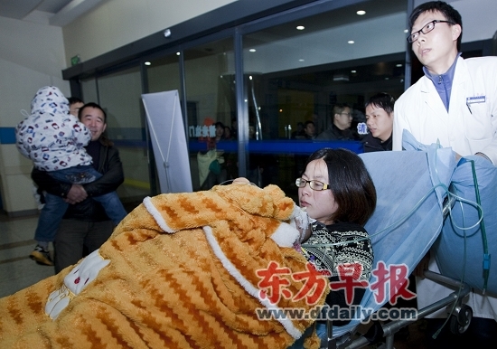 宁波男婴病危急送上海救治 网友求助警车开道