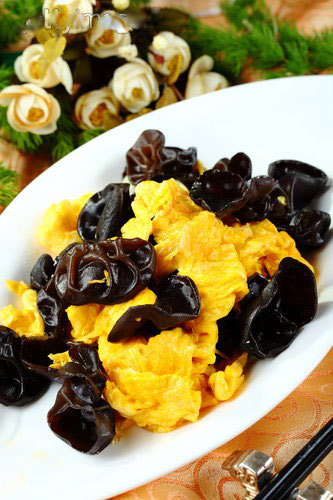 春季八大时令蔬菜 <em>黑木耳</em>人体清道夫_美食精选