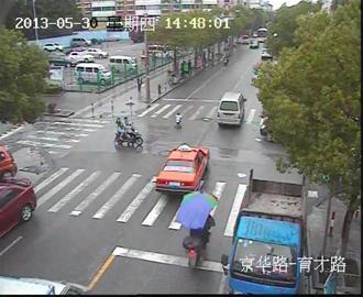 幼童骑童车机动车道逆行 幼童骑童车机动车道逆行