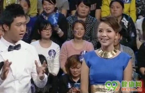 朱迅没穿内衣主持 女性<em>不穿</em>内衣有何<em>好处</em>_新浪