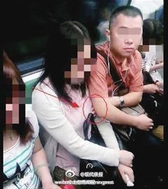 网友上传的视频截图 网友上传的视频截图