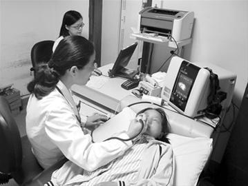 右眼刺入起点竹签破裂a右眼视力手术女孩恐难眼球女生图片