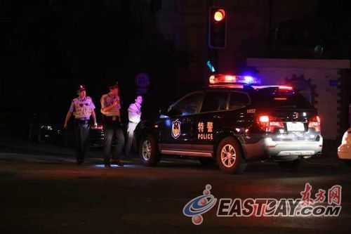 现场特警正在处置 现场特警正在处置