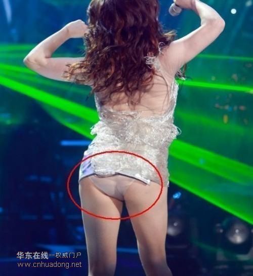 温岚我为歌狂热舞走光(图)