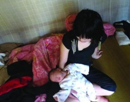 11岁<em>幼女</em>遭强奸产子追踪_新浪上海_新浪网