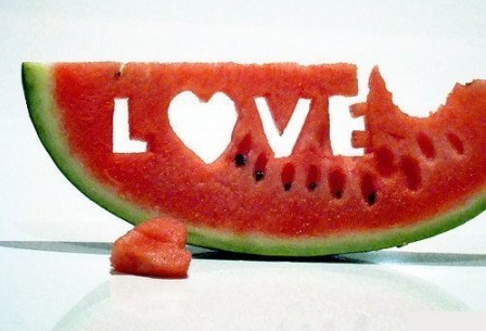 西瓜怎么挑是黑籽 1073651779.jpg