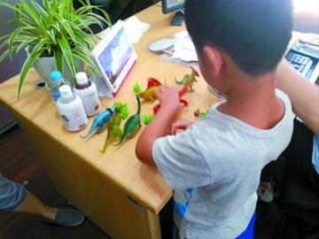 足浴女一夜情生子致婚姻解体 将6岁儿子丢弃法