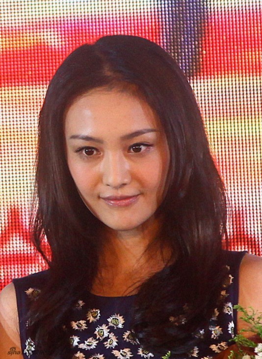 郑爽承认整容 正与张翰交往_新浪上海_新浪网