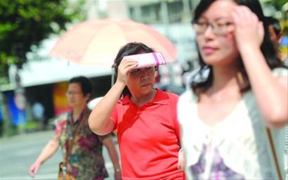 今天最高温仍是36℃左右,市民要做好防暑准备。何雯亚 今天最高温仍是36℃左右,市民要做好防暑准备。何雯亚