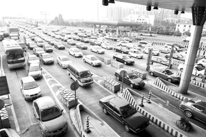 交警推“出游行程线路指南” 交警推“出游行程线路指南”