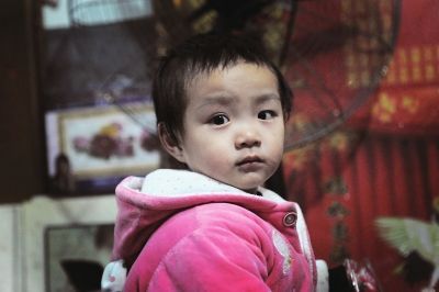两岁的笑笑已经很懂事 两岁的笑笑已经很懂事