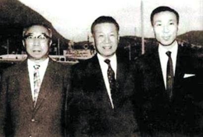 天一影片公司创立者合影,右一为邵逸夫。 天一影片公司创立者合影,右一为邵逸夫。