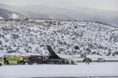 美国私人飞机坠毁