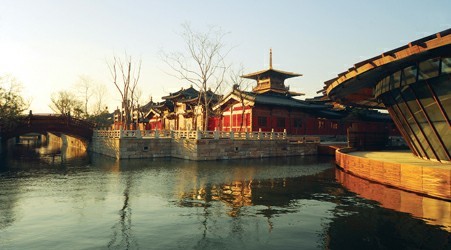 广富林遗址公园的建筑群古色古香。图/东方IC 广富林遗址公园的建筑群古色古香。图/东方IC