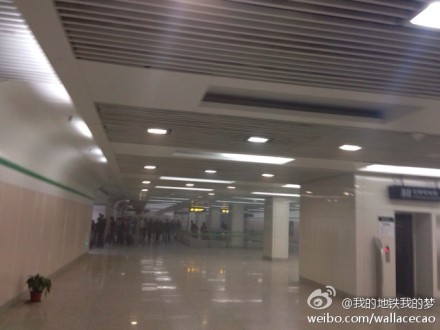 车站很快对乘客进行了疏散 车站很快对乘客进行了疏散
