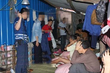 成都团伙制毒 以猪圈作掩护