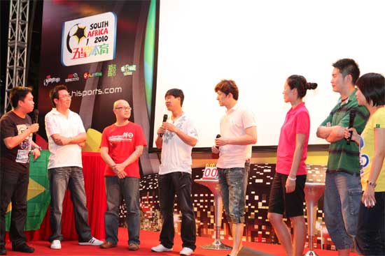 祁宏谢晖与五星体育广播球迷互动(图)