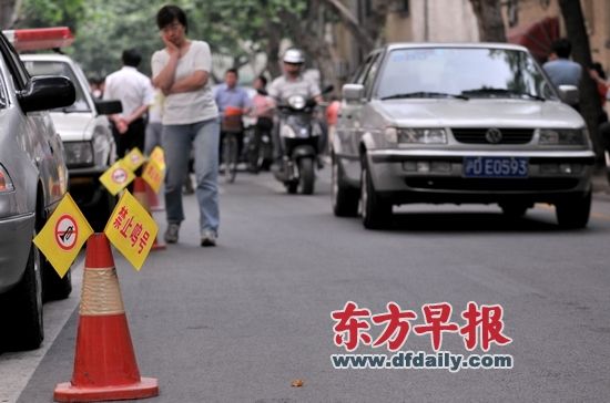 上海城管开展绿色护考执法 严查考场周边声污