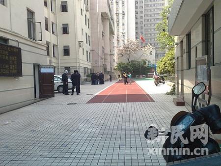 市西<em>初中</em>一<em>女生</em>坠楼 原因正在调查中_新浪上海