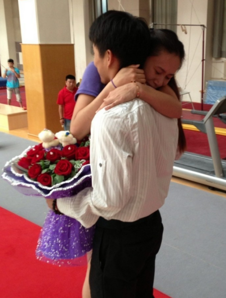 滕海滨张楠求婚 激情热吻洒下幸福热泪(图)(6)