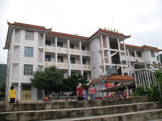 邵逸夫捐赠逸夫楼学校 全国学生共同回忆(8)