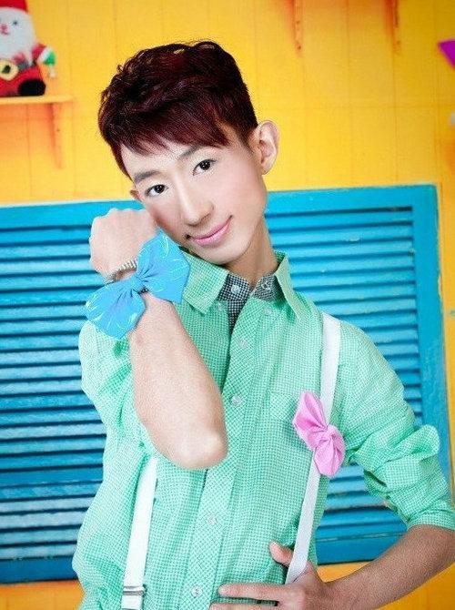 快男海选奇葩男"粉红哥"走红(组图)_潍坊大众网